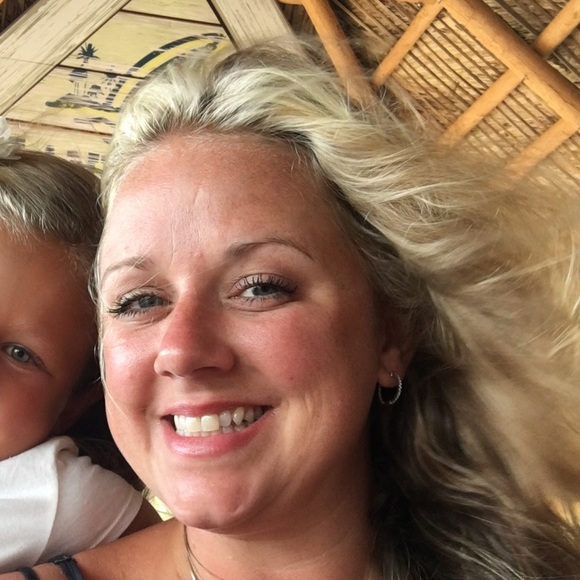 Meet your Posher, Kelley - Picture 1 of 1